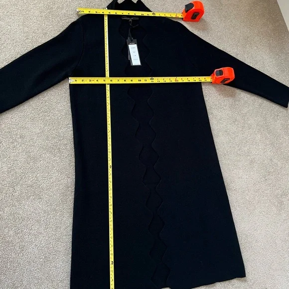 Max Sport nwt women’s size Medium, black long cardigan, scalloped edge front - Picture 7 of 7